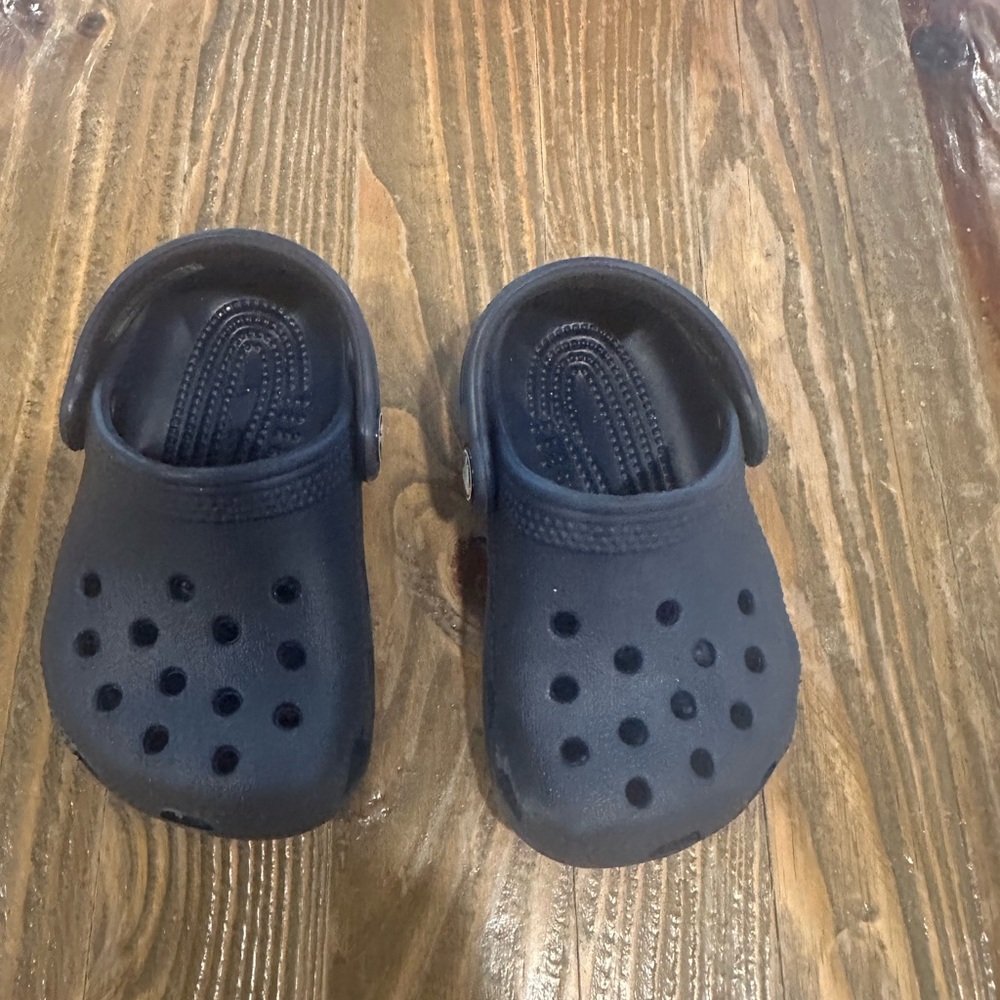 Infant Navy Blue Crocs size 2-3